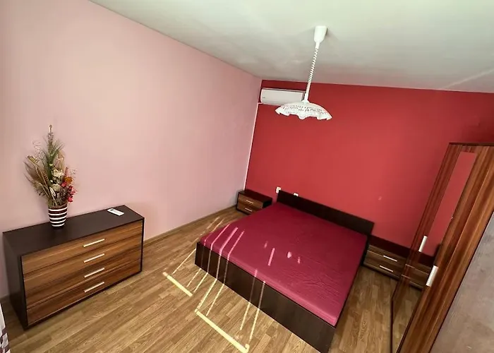 Daire Jules River Garden