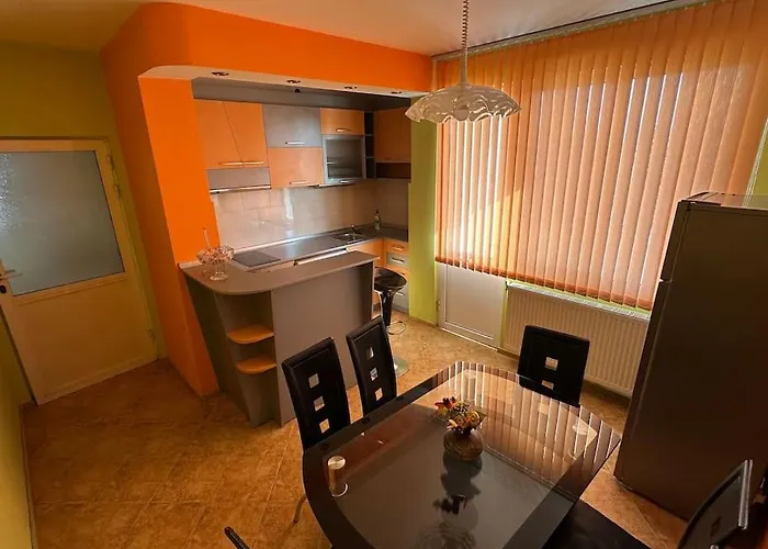 Jules River Garden Daire *