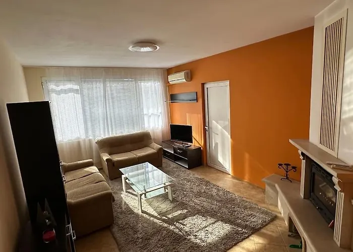 Jules River Garden Daire *